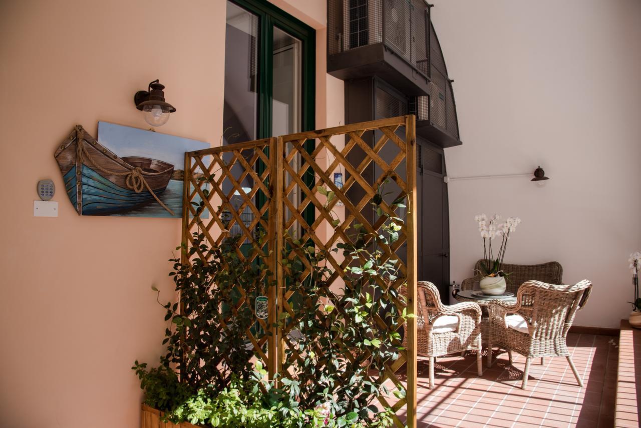 La Dimora Del Barone Bed & Breakfast Salerno Exterior photo